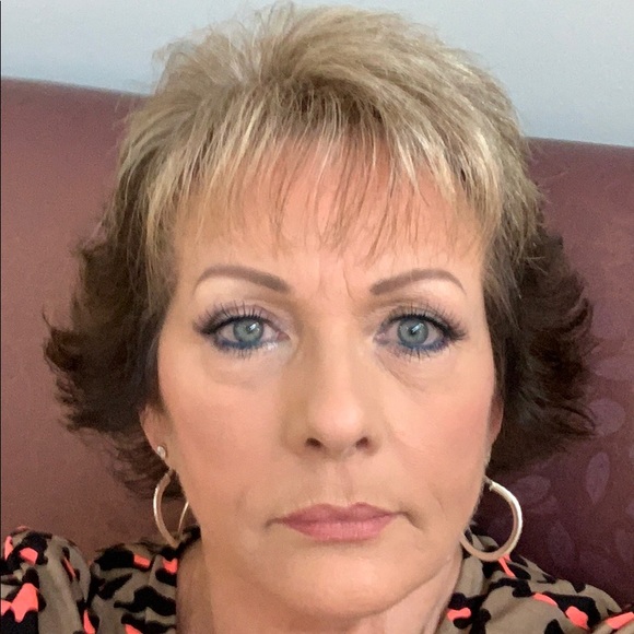 Meet your Posher, Shirley - Picture 1 of 1